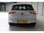 Volkswagen Golf 1.0 eTSI DSG Life Navigatie | Parkeersensoren | Lichtmetalen velgen