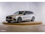 Volvo V60 2.0 T6 Recharge AWD R-Design Long Range | Panorama dak | Zwenkbare trekhaak | Adaptieve cruise | Harman Kardon |