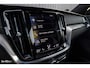 Volvo V60 2.0 T6 Recharge AWD R-Design Long Range | Panorama dak | Zwenkbare trekhaak | Adaptieve cruise | Harman Kardon |