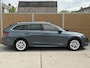 Skoda Octavia Combi 1.0 e-TSI Business Edition Plus Automaat | Panoramadak | Half leer/alcantara | Stoelverwarming voor en achter | Stuurwielverwarming | Getint glas | Achteruitrijcamera | Elektrisch bedienbare achterklep | Parkeersensoren voor en achter