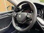 Skoda Octavia Combi 1.0 e-TSI Business Edition Plus Automaat | Panoramadak | Half leer/alcantara | Stoelverwarming voor en achter | Stuurwielverwarming | Getint glas | Achteruitrijcamera | Elektrisch bedienbare achterklep | Parkeersensoren voor en achter