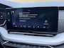Skoda Octavia Combi 1.0 e-TSI Business Edition Plus Automaat | Panoramadak | Half leer/alcantara | Stoelverwarming voor en achter | Stuurwielverwarming | Getint glas | Achteruitrijcamera | Elektrisch bedienbare achterklep | Parkeersensoren voor en achter