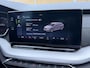 Skoda Octavia Combi 1.0 e-TSI Business Edition Plus Automaat | Panoramadak | Half leer/alcantara | Stoelverwarming voor en achter | Stuurwielverwarming | Getint glas | Achteruitrijcamera | Elektrisch bedienbare achterklep | Parkeersensoren voor en achter