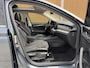 Skoda Octavia Combi 1.0 e-TSI Business Edition Plus Automaat | Panoramadak | Half leer/alcantara | Stoelverwarming voor en achter | Stuurwielverwarming | Getint glas | Achteruitrijcamera | Elektrisch bedienbare achterklep | Parkeersensoren voor en achter