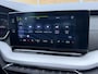 Skoda Octavia Combi 1.0 e-TSI Business Edition Plus Automaat | Panoramadak | Half leer/alcantara | Stoelverwarming voor en achter | Stuurwielverwarming | Getint glas | Achteruitrijcamera | Elektrisch bedienbare achterklep | Parkeersensoren voor en achter