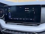 Skoda Octavia Combi 1.0 e-TSI Business Edition Plus Automaat | Panoramadak | Half leer/alcantara | Stoelverwarming voor en achter | Stuurwielverwarming | Getint glas | Achteruitrijcamera | Elektrisch bedienbare achterklep | Parkeersensoren voor en achter