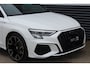 Audi A3 Sportback 35 TFSI S-Line | Panoramadak | Sfeerverlichting | Black optik | Apple carplay | Stoelverwarming | Draadloos la
