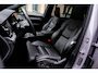 Volvo XC90 2.0 T8 Plug-in hybrid AWD Ultra Dark Executive Black Edition Executive | Trekhaak | Heico bodykit | Luchtvering | Bowers & Wilkins Premium Audio | Adaptieve Cruise Control | Elektr. schuif-\-kanteldak | 360 Camera | Extra getint glas | Gelamineerde ramen | Geventileerde voorstoelen | Stoelverwarming | Stoelmassage | Verwarmd stuurwiel | Google Services | Head-up display | Alcantara hemelbekleding | 22" Lichtmetalen velgen |