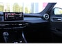 Alfa Romeo Tonale 1.5T Hybrid 160PK VELOCE | PREMIUM PACK: LEDEREN BEKLEDING/GEVENTILEERDE VOORSTOELEN/4-VOUDIG ELEKTRISCH VERSTELBARE LENDESTEUN VOORSTOELEN/ELEKTRISCH BEDIENBARE /HOOGGLANS ZWARTE RAAMOMLIJSTING/AMBIENT LIGHTING | TECHNOLOGY PACK: PARKEERWAARSCHUWING VOOR EN ACHTER/360° CAMERA/AUTOMATISCH INPARKEREN/ AUTONOMOUS DRIVING LEVEL 2: ADAPTIVE CRUISE CONTROL/LANE CENTERING ASSIST/TRAFFIC JAM ASSIST DODEHOEK DETECTIE AUTOMATISCH DIMMENDE BUITENSPIEGELS ELEKTRISCH BEDIENBARE ACHTERKLEP | WINTERPACK: STOELVERWARMING VOOR/STUURVERWARMING/VERWARMBARE RUITENSPROEIERS | 19" LICHTMETALEN VELGEN | DRAADLOZE TELEFOONLADER | NAVIGATIE | DRAADLOZE APPLE CARPLAY/ANDROID AUTO | FULL LED MATRIX KOPLAMPEN |