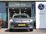 Volkswagen T-Roc 1.5 eTsi 116 pk DSG Life First Edition | Trekhaak | Torino 18" LM  | Comfort pakket | Multimedia pakket