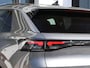 Volkswagen T-Roc 1.5 eTsi 116 pk DSG Life First Edition | Trekhaak | Torino 18" LM  | Comfort pakket | Multimedia pakket