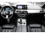 BMW 5-Serie 520e M-SPORT SCHUIFDAK LEDER MEMORY CARPLAY HEAD-UP