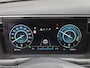 Hyundai Tucson 1.6 T-GDI HEV Comfort Smart / Fabrieksgarantie tot 03-2027 / Dealer onderhouden / Trekhaak afneembaar / Navigatie/ Apple Carplay Android / Stuur- & Stoel verwarming / Elektrische achterklep / Achteruitrijcamera /