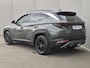Hyundai Tucson 1.6 T-GDI HEV Comfort Smart / Fabrieksgarantie tot 03-2027 / Dealer onderhouden / Trekhaak afneembaar / Navigatie/ Apple Carplay Android / Stuur- & Stoel verwarming / Elektrische achterklep / Achteruitrijcamera /
