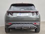 Hyundai Tucson 1.6 T-GDI HEV Comfort Smart / Fabrieksgarantie tot 03-2027 / Dealer onderhouden / Trekhaak afneembaar / Navigatie/ Apple Carplay Android / Stuur- & Stoel verwarming / Elektrische achterklep / Achteruitrijcamera /