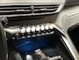 Peugeot 3008 1.2 PureTech GT-Line Automaat (APPLE CARPLAY, GROOT NAVI, 360 CAMERA, KEYLESS, LEDER, STOELVERWARMING, SPORTSTOELEN, GETINT GLAS, TREKHAAK, NIEUWSTAAT)