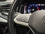 Volkswagen Polo 1.0 TSI Sportline Automaat (VIRTUAL COCKPIT, APPLE CARPLAY, GROOT NAVI, STOELVERWARMING, SPORTSTOELEN, KEYLESS, PARKEERSENSOREN, LM VELGEN, NIEUWSTAAT)