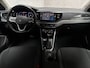 Volkswagen Polo 1.0 TSI Sportline Automaat (VIRTUAL COCKPIT, APPLE CARPLAY, GROOT NAVI, STOELVERWARMING, SPORTSTOELEN, KEYLESS, PARKEERSENSOREN, LM VELGEN, NIEUWSTAAT)