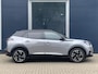 Peugeot e-2008 EV GT Pack 50 kWh Navigatie | Full LED koplampen | Parkeercamera | Keyless Entry | SoH 98% | Alcantara interieur