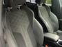 Peugeot e-2008 EV GT Pack 50 kWh Navigatie | Full LED koplampen | Parkeercamera | Keyless Entry | SoH 98% | Alcantara interieur