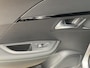 Peugeot e-2008 EV GT Pack 50 kWh Navigatie | Full LED koplampen | Parkeercamera | Keyless Entry | SoH 98% | Alcantara interieur