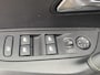 Peugeot e-2008 EV GT Pack 50 kWh Navigatie | Full LED koplampen | Parkeercamera | Keyless Entry | SoH 98% | Alcantara interieur