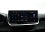 Peugeot 2008 1.2 PureTech 130 Allure (Nw. Model) | Rijklaar! | Dig. Cockpit | Trekhaak | Camera+PDC | Nav+App.Connect | Cruise | 17''