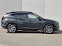 Hyundai Tucson 1.6 T-GDI PHEV Comfort Smart 4WD / Facelift Model / Fabrieksgarantie tot 09-2029 / Apple Carplay Android Auto / Stuur- & Stoelverwarming / Head Up Display / Trekgewicht 1210 kg / Elektrische achterklep / Achteruitrijcamera / Keyless Entry/Start / Adaptief cruise control /