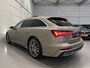 Audi A6 Avant 55 TFSI e quattro Competition PANO/SOH 99%/HEAD-UP/MEMORY/360CAMERA/CARPLAY/SFEER/KEYLESS/ACC/MATRIX/20"AUDISPORT/S-LINE SPORTPAKKET/KARATBEIGE METALLIC/VOLLEDIG AUDI DEALER HISTORIE
