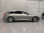 Audi A6 Avant 55 TFSI e quattro Competition PANO/HEAD-UP/MEMORY/360CAMERA/CARPLAY/SFEER/KEYLESS/ACC/MATRIX/20"AUDISPORT/S-LINE SPORTPAKKET/KARATBEIGE METALLIC/VOLLEDIG AUDI DEALER HISTORIE