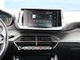 Peugeot e-2008 EV Active Pack 50 kWh 1ste Eigenaar | Camera | Navigatie | Parkeersensoren | 17" LMV | Apple Carplay & Android Auto