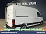Volkswagen Crafter 2.0 TDI 141pk Automaat L3H3 L2H2 Euro6 Airco | Camera | Navigatie | 3000kg Trekhaak | Imperiaal | Apple Carplay Chauffeursstoel, Cruisecontrol, Android Auto, Parkeersensoren