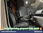Volkswagen Crafter 2.0 TDI 141pk Automaat L3H3 L2H2 Euro6 Airco | Camera | Navigatie | 3000kg Trekhaak | Imperiaal | Apple Carplay Chauffeursstoel, Cruisecontrol, Android Auto, Parkeersensoren
