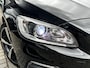 Volvo V60 2.0 190 PK T4 R-Design | TREKHAAK| SCHUIF-/KANTELDAK| LEDER| STOELVERWARMING| CAMERA + SENSOREN| KEYLESS ENTRY & START| DEALER ONDERHOUDEN|