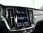 Volvo V60 B3 Momentum Business | Panoramadak | Parkeercamera | Stoel- en Stuurverwarming | Trekhaak