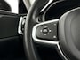Volvo V60 B3 Momentum Business | Panoramadak | Parkeercamera | Stoel- en Stuurverwarming | Trekhaak