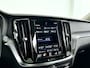Volvo V60 B3 Momentum Business | Panoramadak | Parkeercamera | Stoel- en Stuurverwarming | Trekhaak