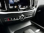 Volvo V60 B3 Momentum Business | Panoramadak | Parkeercamera | Stoel- en Stuurverwarming | Trekhaak