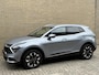 Kia Sportage 1.6 T-GDi Plug-in Hybrid AWD | DynamicLinePlus | 265pk | Adaptieve cruise | Navigatie | Camera | Apple CarPlay / Android Auto | Full-LED | DAB | Keyless start&go | Stoelverwarming voor&achter | Stuurverwarming | Elektrisch verstelbare stoelen | Elektrische achterklep | 19 inch velgen | Dealeronderhouden | Fabrieksgarantie