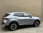 Kia Sportage 1.6 T-GDi Plug-in Hybrid AWD | DynamicLinePlus | 265pk | Adaptieve cruise | Navigatie | Camera | Apple CarPlay / Android Auto | Full-LED | DAB | Keyless start&go | Stoelverwarming voor&achter | Stuurverwarming | Elektrisch verstelbare stoelen | Elektrische achterklep | 19 inch velgen | Dealeronderhouden | Fabrieksgarantie