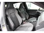 Volkswagen Golf 1.5 eTSI 3x R-Line | Panoramadak | IQ Light | Camera| Dode hoek | Lane assist | Front assist |