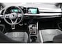 Volkswagen Golf 1.5 eTSI 3x R-Line | Panoramadak | IQ Light | Camera| Dode hoek | Lane assist | Front assist |