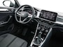 Volkswagen T-Roc 1.5 TSI 150pk DSG Life 75 Edition · Camera · Apple/Android Car Play · Trekhaak · Navigatie · P-Sensoren · Park Assist · 17'' Inch ·