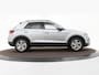 Volkswagen T-Roc 1.5 TSI 150pk DSG Life 75 Edition · Camera · Apple/Android Car Play · Trekhaak · Navigatie · P-Sensoren · Park Assist · 17'' Inch ·