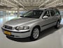 Volvo V70 2.3 T-5 Geartr. C.L Keurig onderhouden, trekhaak, automaat, verwarmde stoelen...