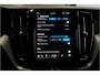 Volvo XC60 2.0 T6 AWD 293kW/399pk Aut8 Plug-in hybrid Ultra Dark PANORAMADAK + HARMAN/KARDON + EL.TREKHAAK + ADAPT.CRUISE + HEAD-UP + STOELVERWARMING V&A + STUURVERWARMING + GOOGLE DASH + 360 CAMERA + BLIS + CTA + PARKSENSOREN + 21" LM-VELGEN!!