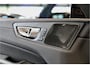 Volvo XC60 2.0 T6 AWD 293kW/399pk Aut8 Plug-in hybrid Ultra Dark PANORAMADAK + HARMAN/KARDON + EL.TREKHAAK + ADAPT.CRUISE + HEAD-UP + STOELVERWARMING V&A + STUURVERWARMING + GOOGLE DASH + 360 CAMERA + BLIS + CTA + PARKSENSOREN + 21" LM-VELGEN!!