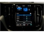 Volvo XC60 2.0 T6 AWD 293kW/399pk Aut8 Plug-in hybrid Ultra Dark PANORAMADAK + HARMAN/KARDON + EL.TREKHAAK + ADAPT.CRUISE + HEAD-UP + STOELVERWARMING V&A + STUURVERWARMING + GOOGLE DASH + 360 CAMERA + BLIS + CTA + PARKSENSOREN + 21" LM-VELGEN!!