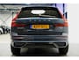 Volvo XC60 2.0 T6 AWD 293kW/399pk Aut8 Plug-in hybrid Ultra Dark PANORAMADAK + HARMAN/KARDON + EL.TREKHAAK + ADAPT.CRUISE + HEAD-UP + STOELVERWARMING V&A + STUURVERWARMING + GOOGLE DASH + 360 CAMERA + BLIS + CTA + PARKSENSOREN + 21" LM-VELGEN!!