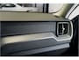 Volvo XC60 2.0 T6 AWD 293kW/399pk Aut8 Plug-in hybrid Ultra Dark PANORAMADAK + HARMAN/KARDON + EL.TREKHAAK + ADAPT.CRUISE + HEAD-UP + STOELVERWARMING V&A + STUURVERWARMING + GOOGLE DASH + 360 CAMERA + BLIS + CTA + PARKSENSOREN + 21" LM-VELGEN!!